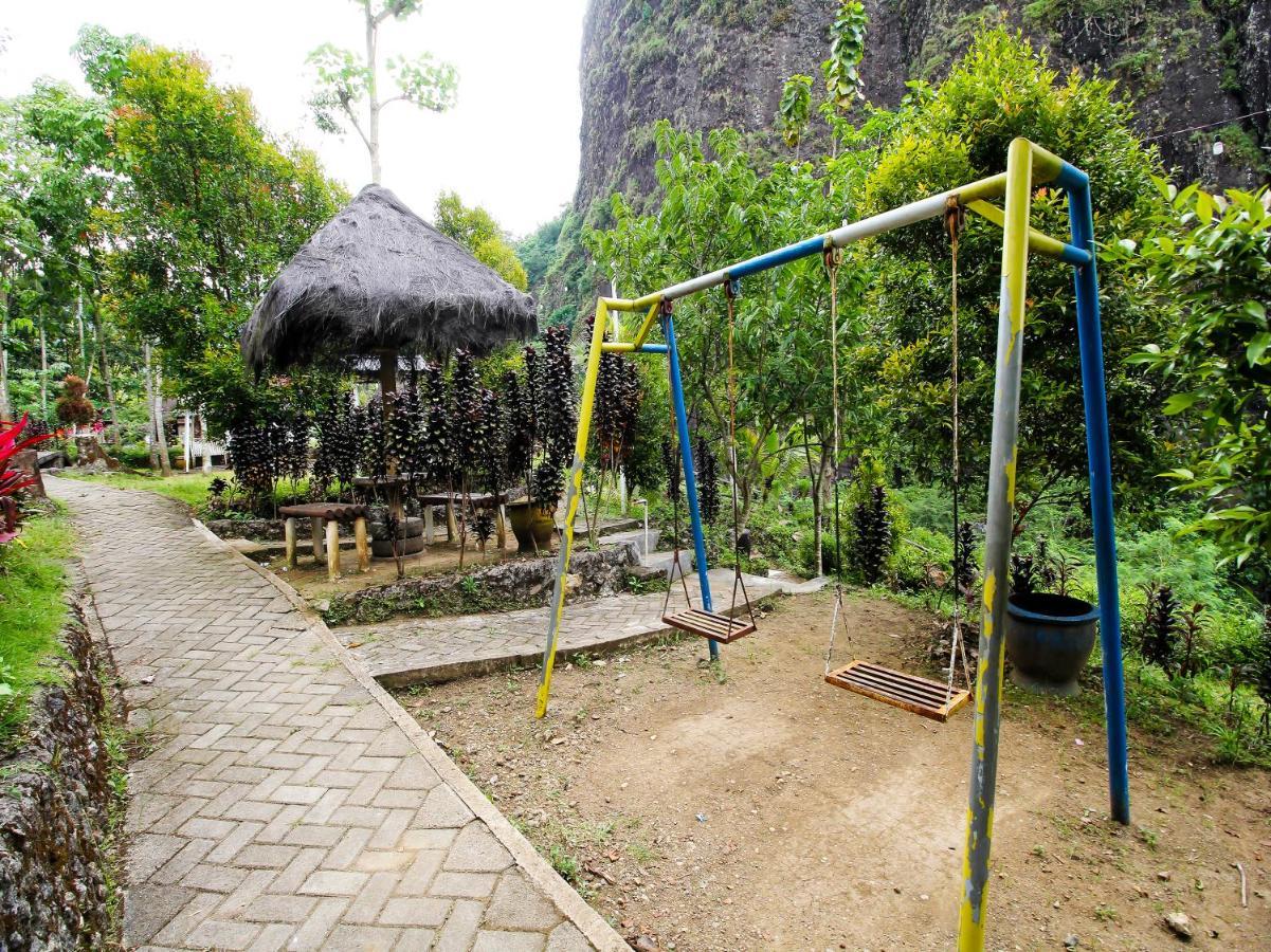 Oyo Homes 91134 Desa Wisata Tebing Lingga Trenggalek Exterior foto
